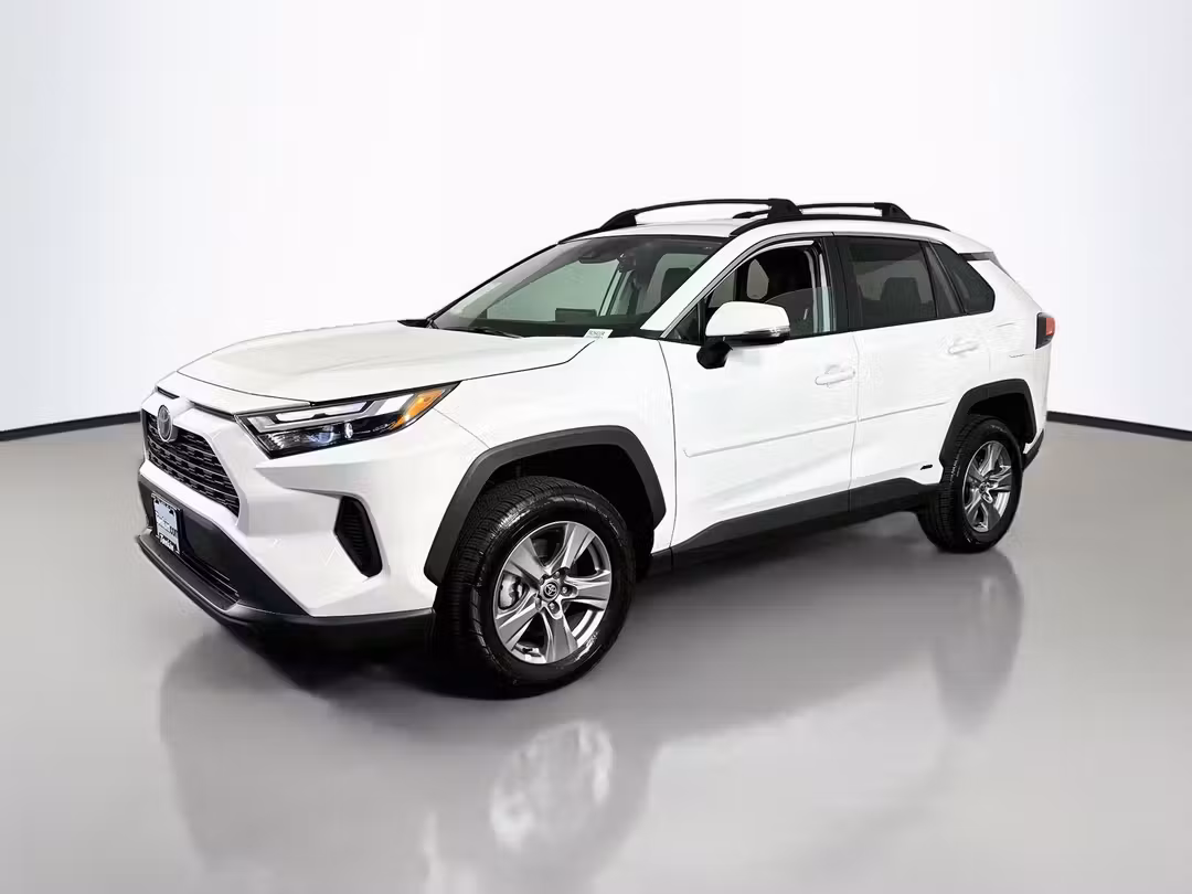 2024 Toyota Rav4 Hybrid XLE - Image 3