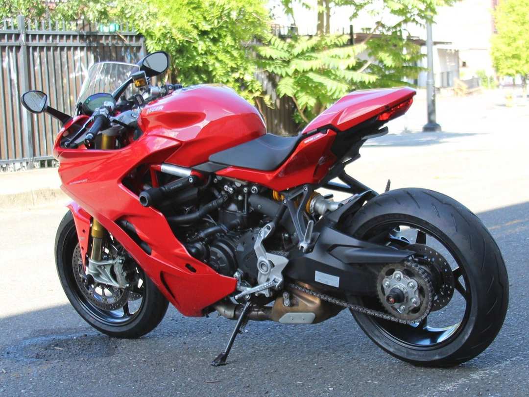 2018 Ducati Supersport S - Image 2