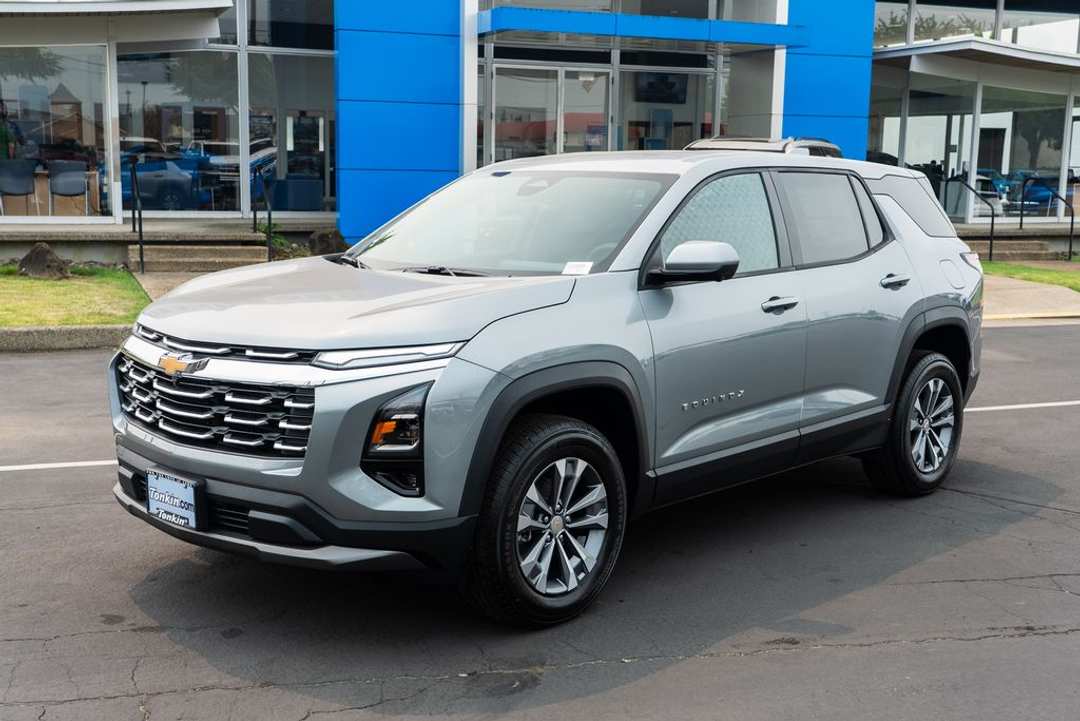 2026 Chevrolet Equinox LT - Image 2