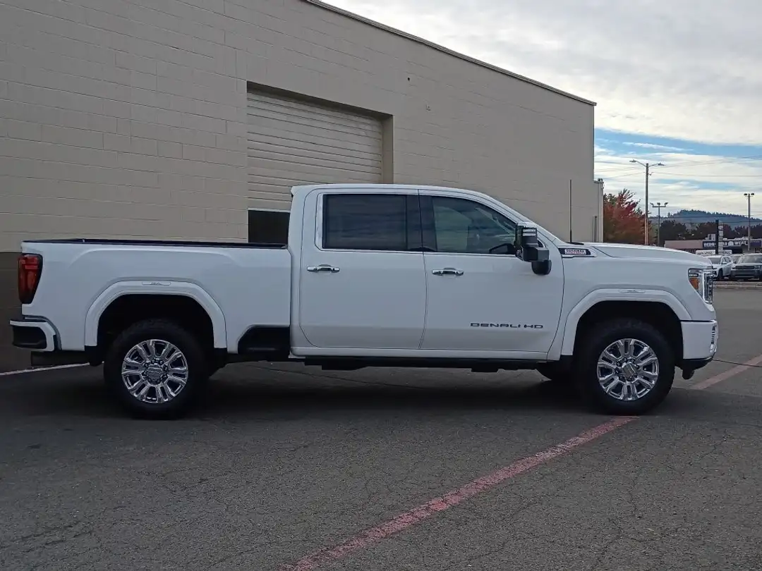 2022 GMC Sierra 2500Hd Denali - Image 3