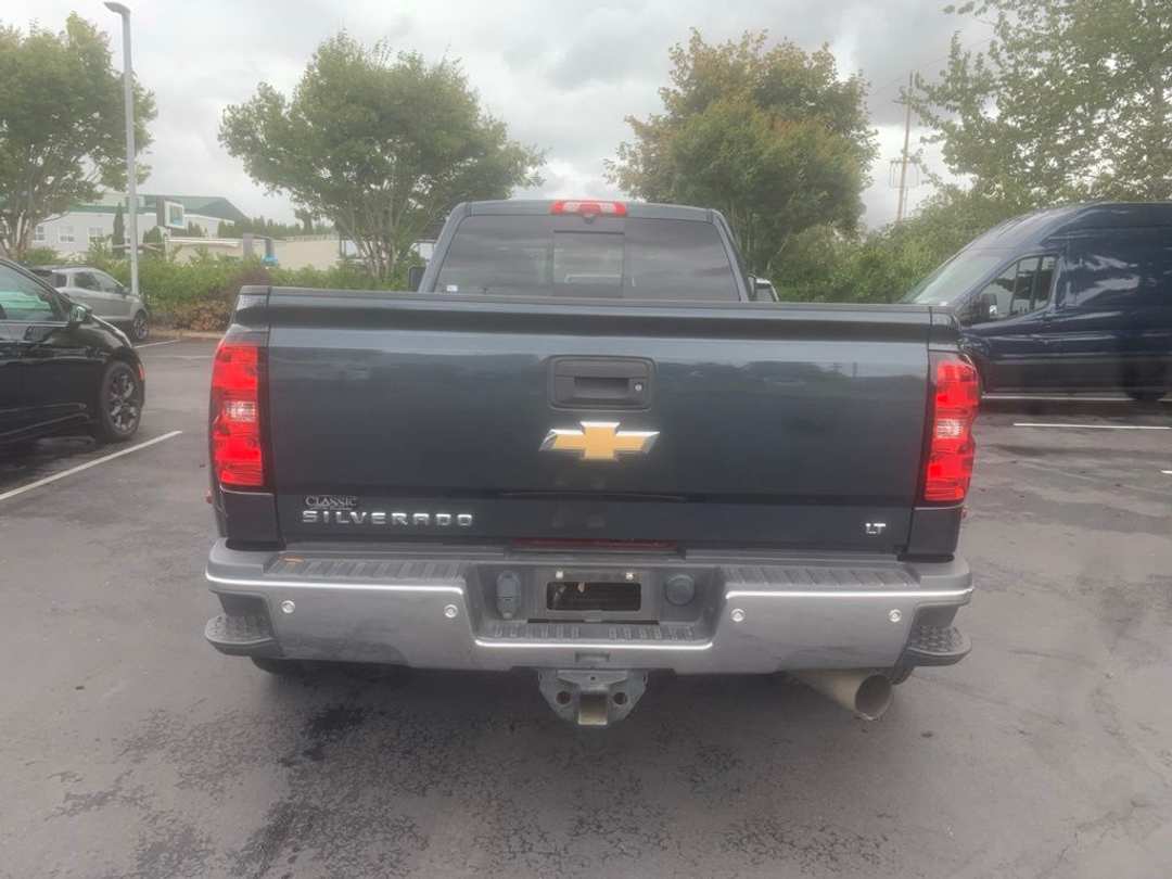 2017 Chevrolet Silverado 3500Hd LT - Image 3