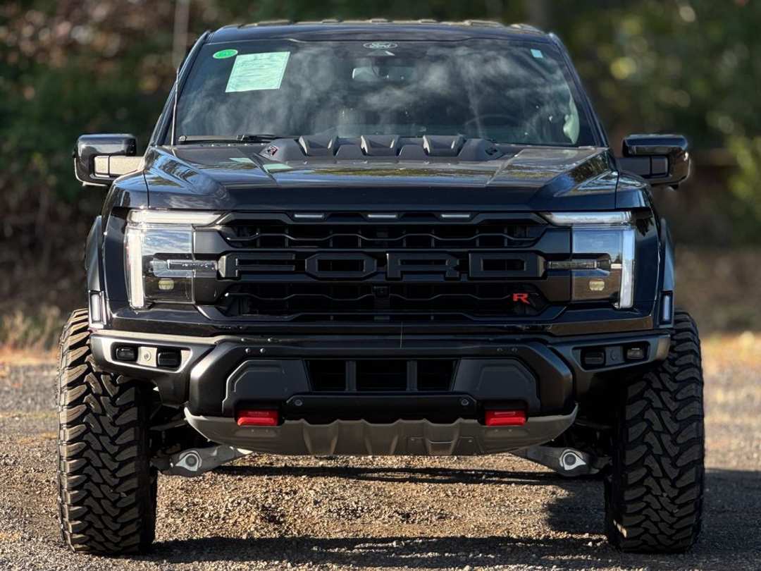 2025 Ford F-150 Raptor R - Image 3