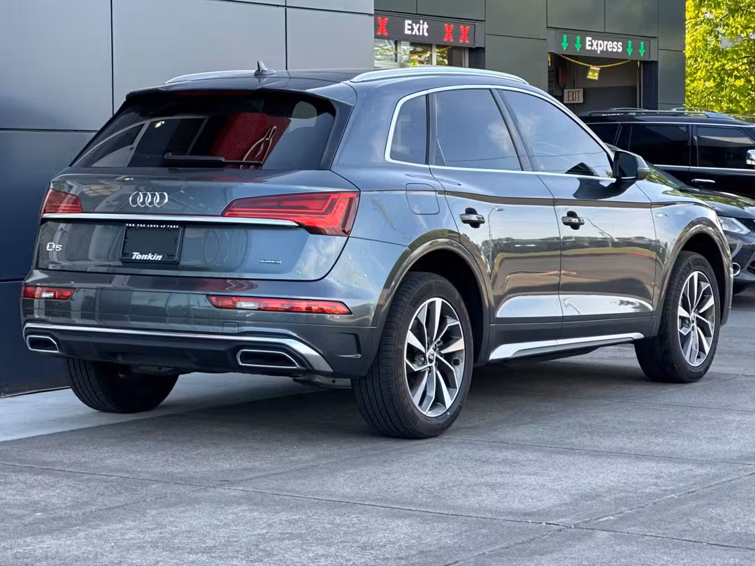 2022 Audi Q5 45 S line Premium - Image 3
