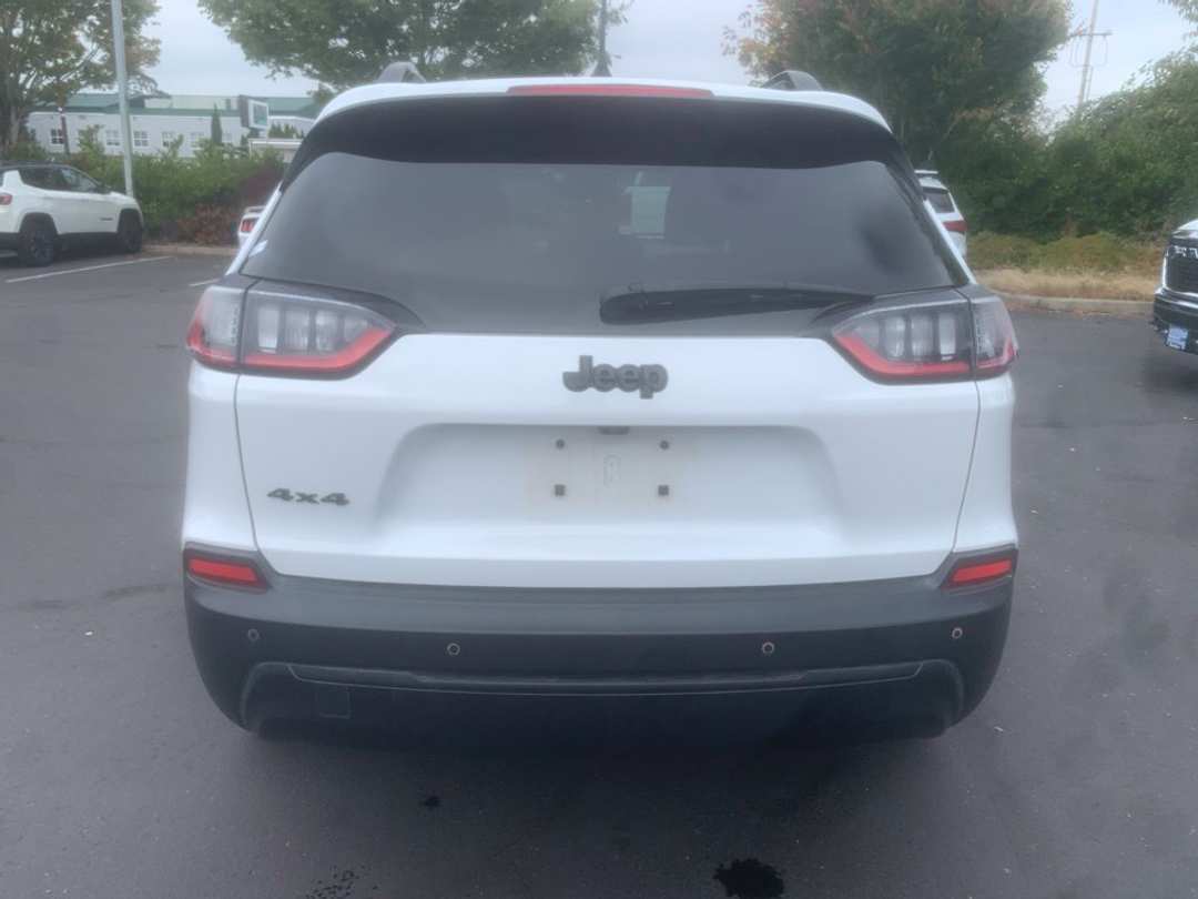 2021 Jeep Cherokee Latitude Plus - Image 3
