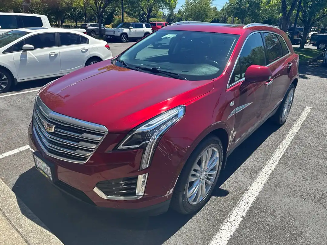2017 Cadillac Xt5 Premium Luxury - Image 2