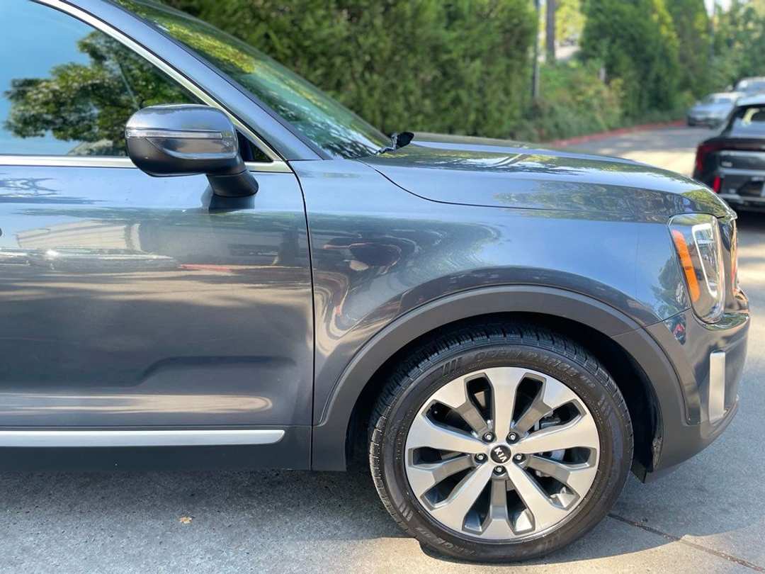 2020 Kia Telluride S - Image 2