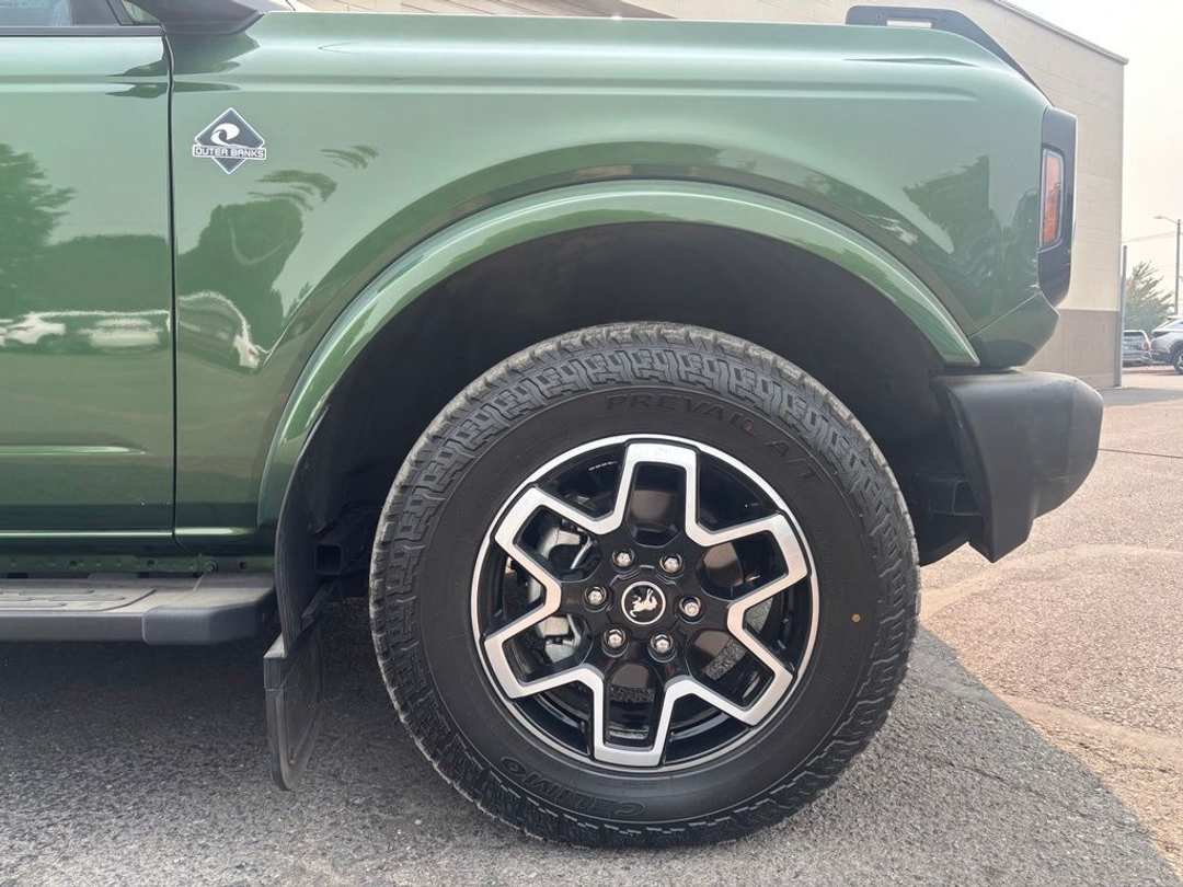 2023 Ford Bronco Outer Banks - Image 2