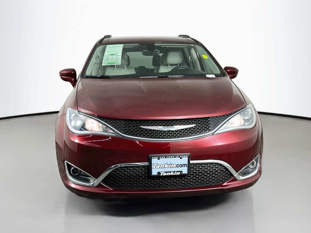 2017 Chrysler Pacifica Touring L - Image 2