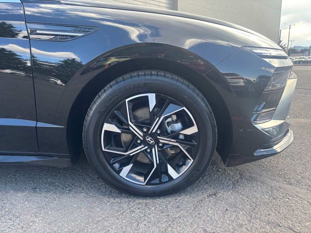 2025 Hyundai Sonata SEL - Image 2
