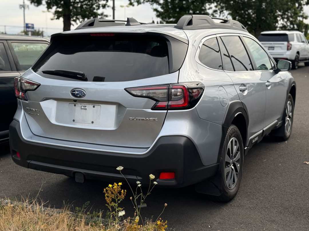 2024 Subaru Outback Premium - Image 2