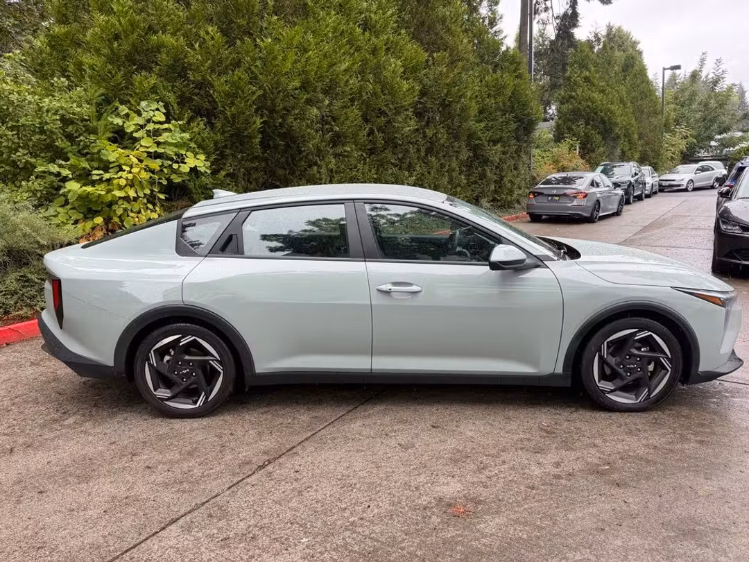 2025 Kia K4 EX - Image 2