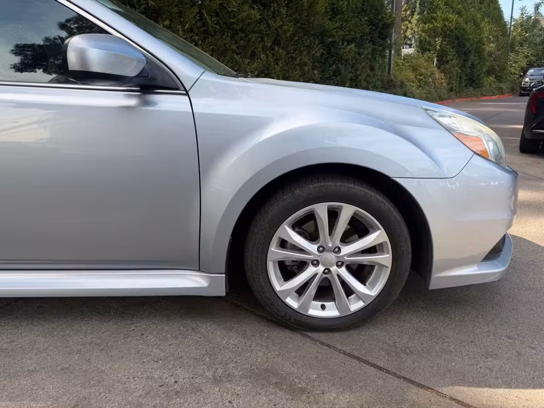 2013 Subaru Legacy 2.5i - Image 3