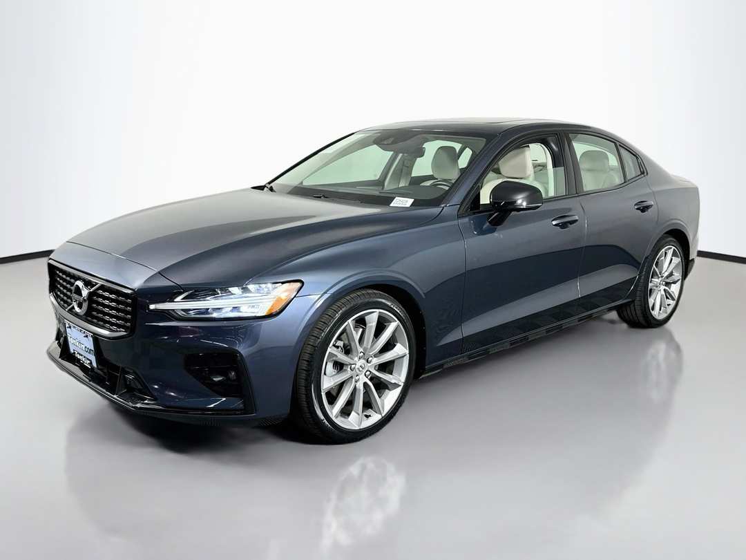 2021 Volvo S60 T5 Momentum - Image 3