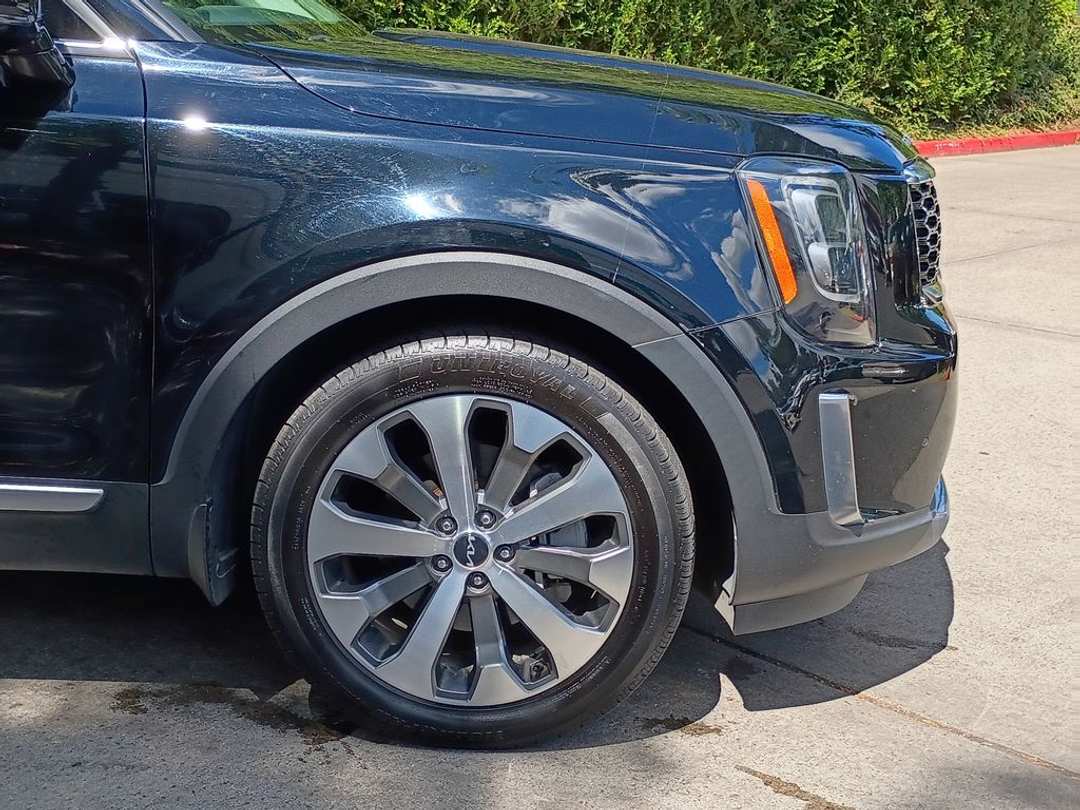 2022 Kia Telluride SX - Image 2