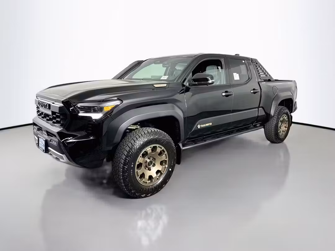 2026 Toyota Tacoma Hybrid Trailhunter - Image 3