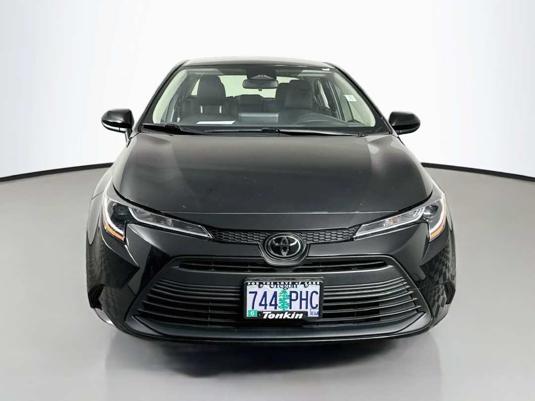 2023 Toyota Corolla LE - Image 3