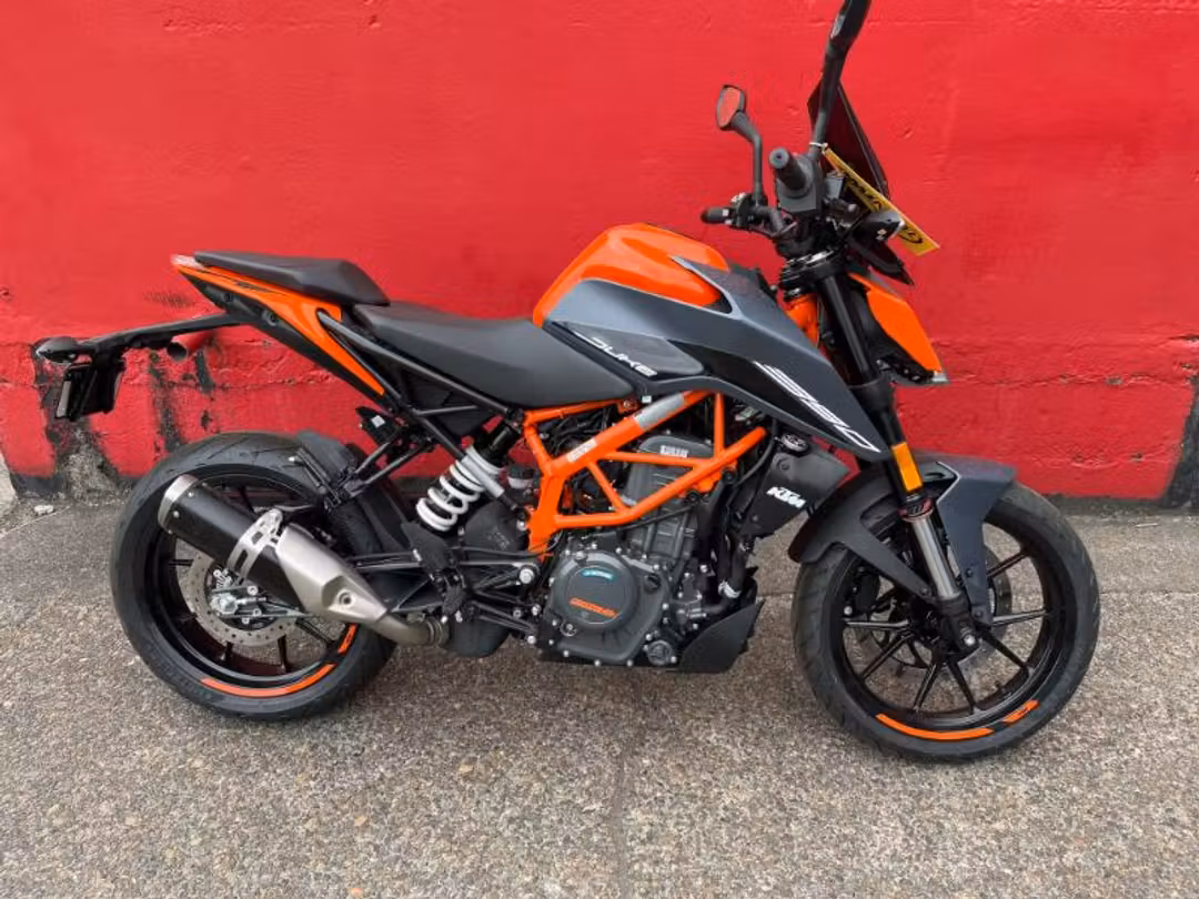 2023 KTM 390 Duke - Image 3