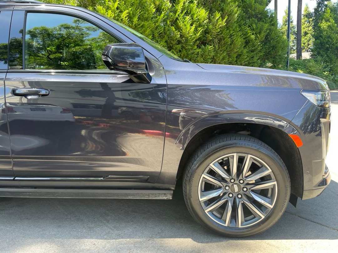 2022 Cadillac Escalade Sport Platinum - Image 2