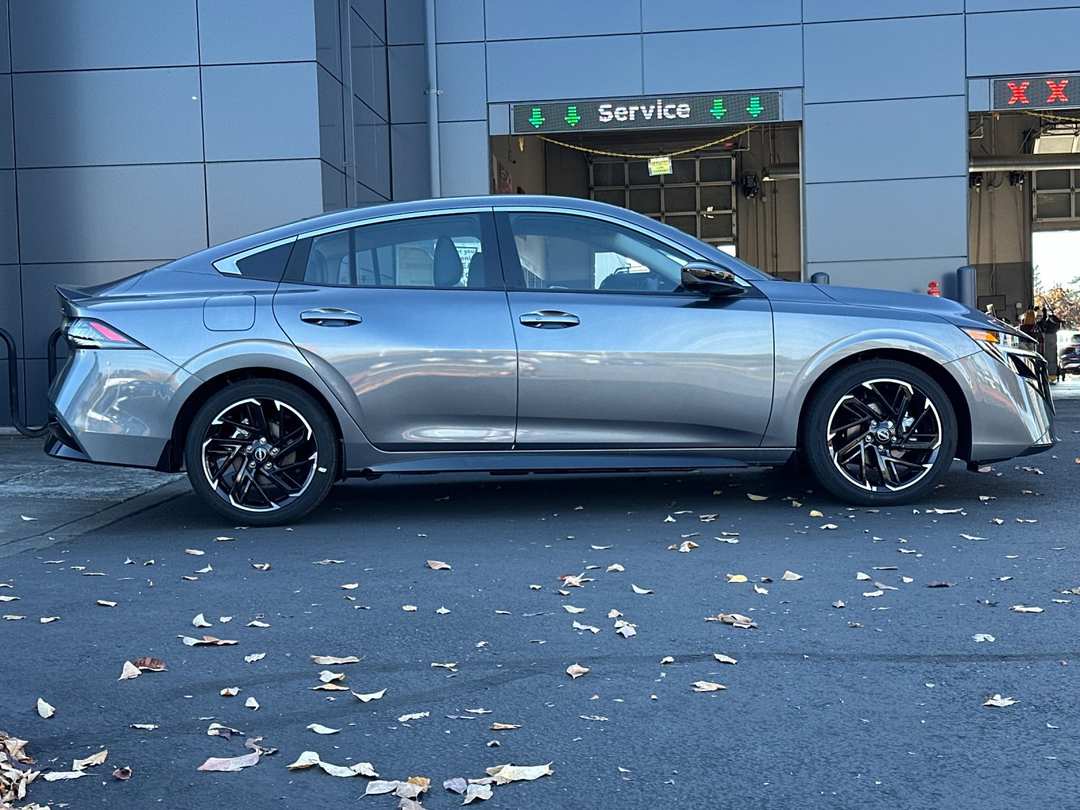 2026 Nissan Sentra SR - Image 3
