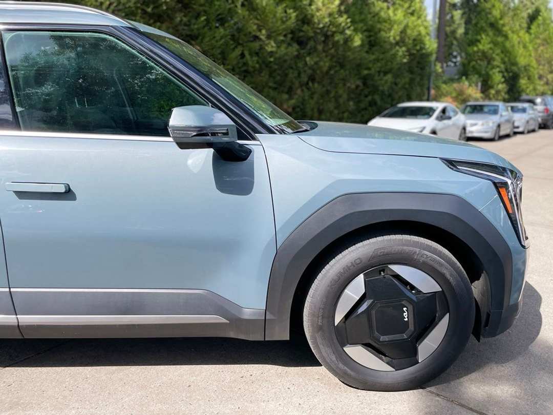 2026 Kia Ev9 GTLine - Image 2