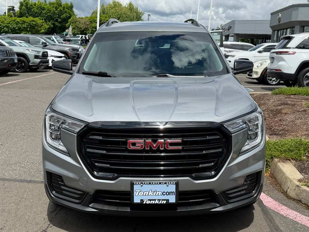 2023 GMC Terrain SLE - Image 3