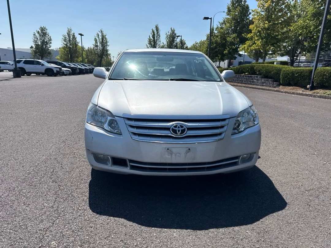 2007 Toyota Avalon Limited - Image 2