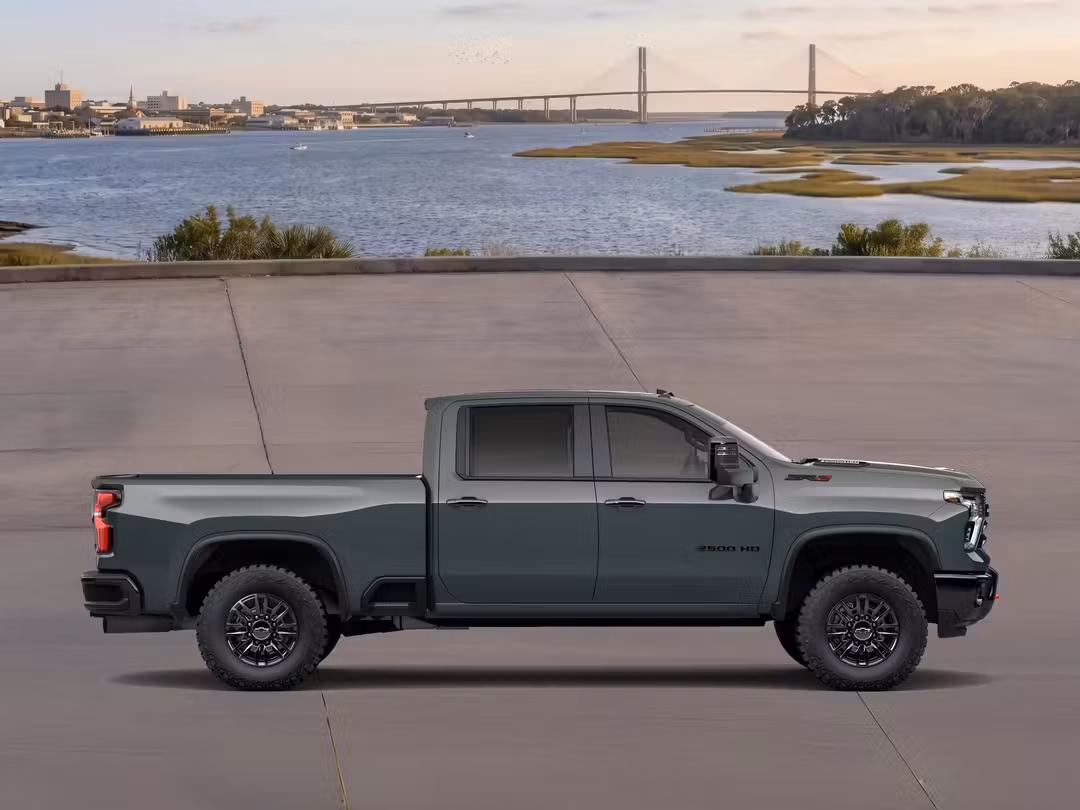 2026 Chevrolet Silverado 2500Hd ZR2 - Image 3