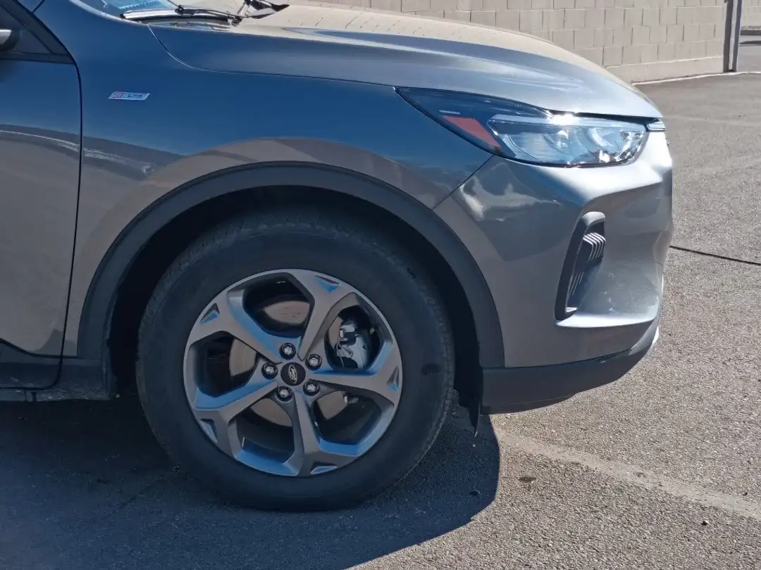 2025 Ford Escape STLine - Image 2