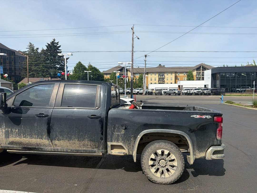 2024 Chevrolet Silverado 2500Hd LT - Image 2