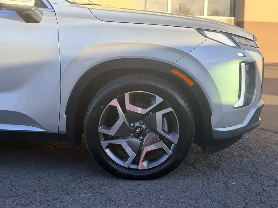 2023 Hyundai Palisade SEL PREMIUM - Image 2