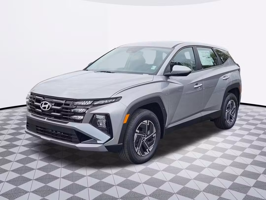 2026 Hyundai Tucson Hybrid Blue SE - Image 2