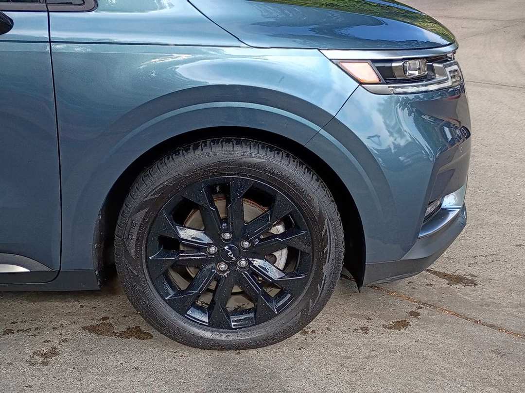 2024 Kia Carnival SX Prestige - Image 2