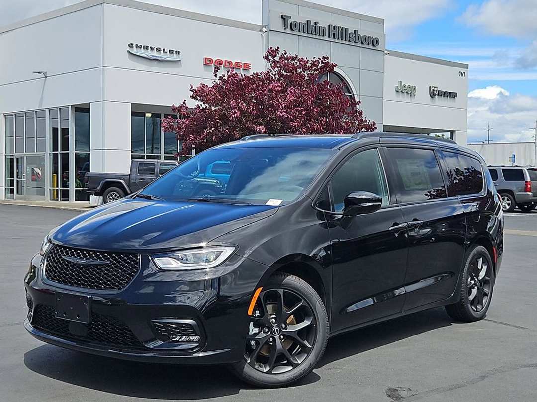 2026 Chrysler Pacifica Select - Image 2