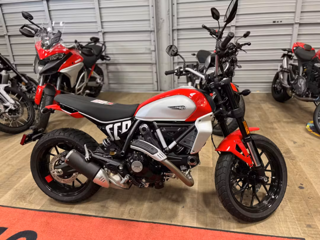 2025 Ducati Scr Icon - Image 2