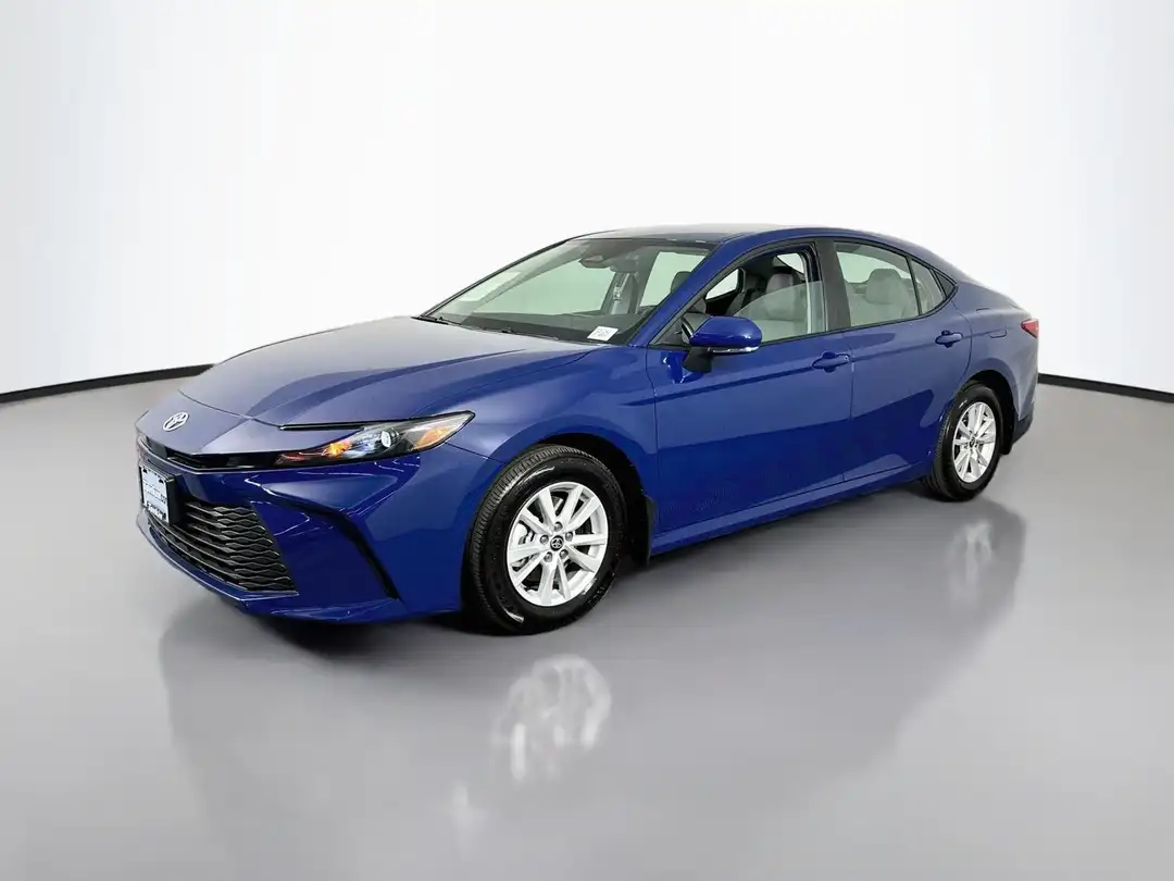 2026 Toyota Camry LE - Image 3