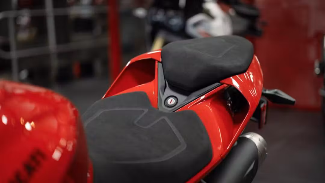 2026 Ducati Panigale V2 - Image 3