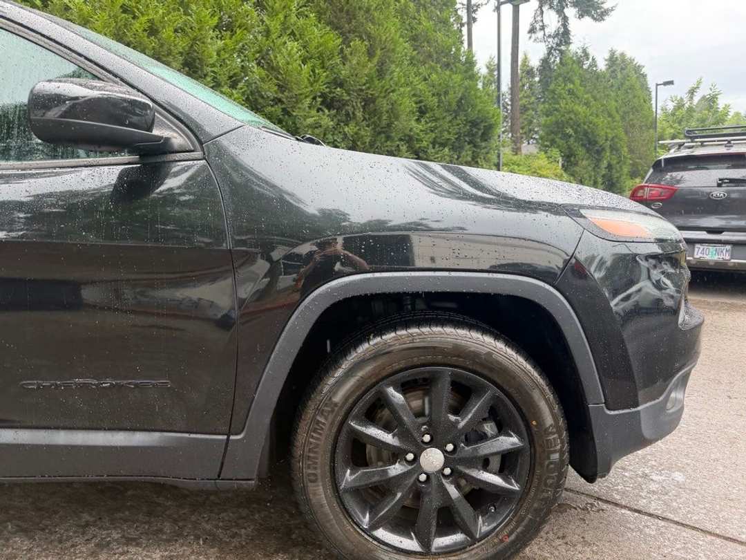 2014 Jeep Cherokee Latitude - Image 3