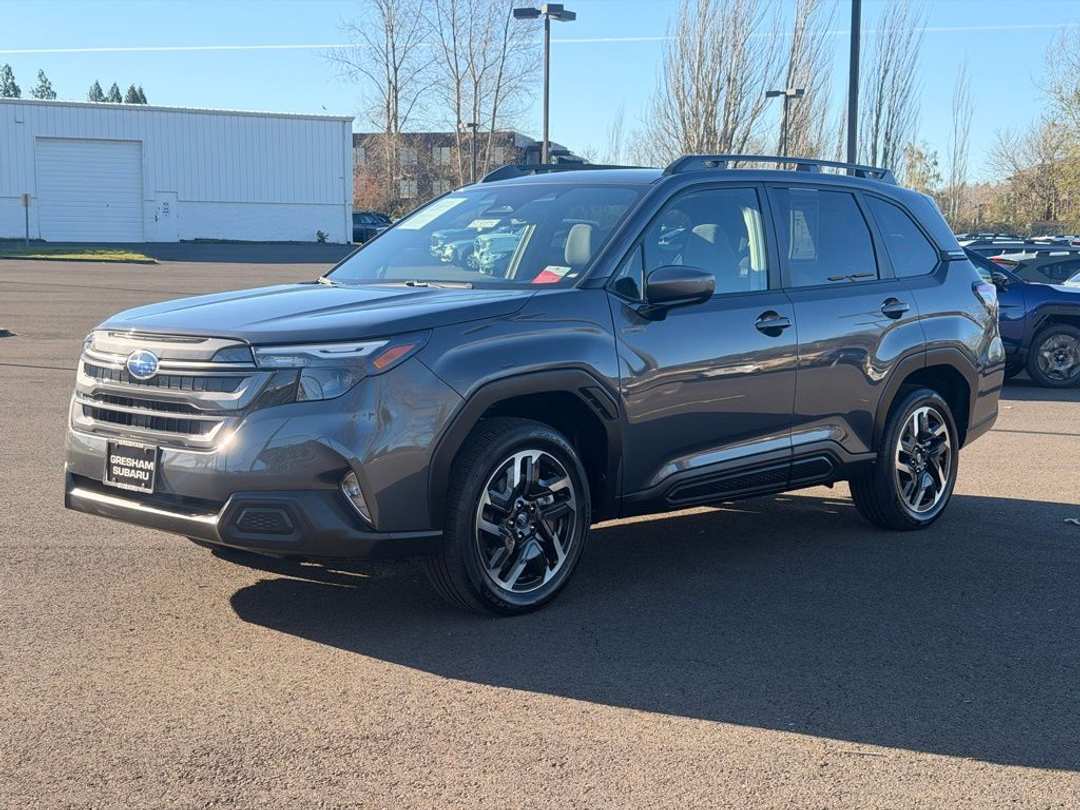 2025 Subaru Forester Hybrid Premium - Image 3