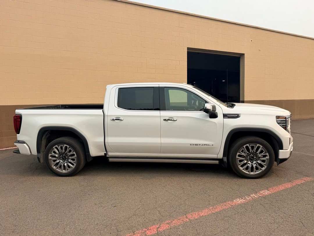 2024 GMC Sierra 1500 Denali Ultimate - Image 3