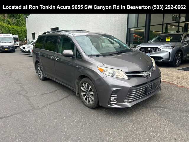 2018 Toyota Sienna XLE