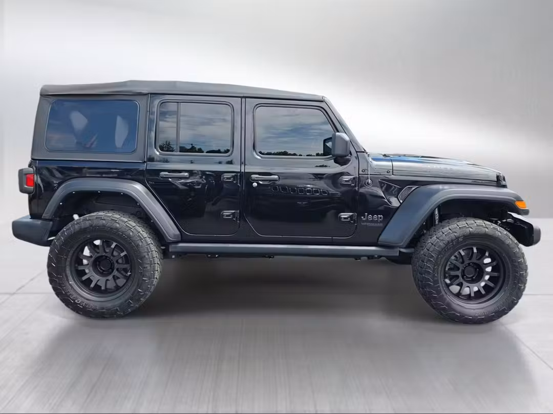2022 Jeep Wrangler Unlimited Willys - Image 2