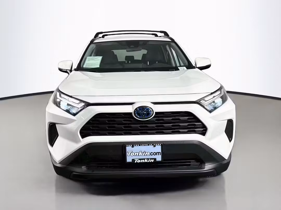 2024 Toyota Rav4 Hybrid XLE - Image 2