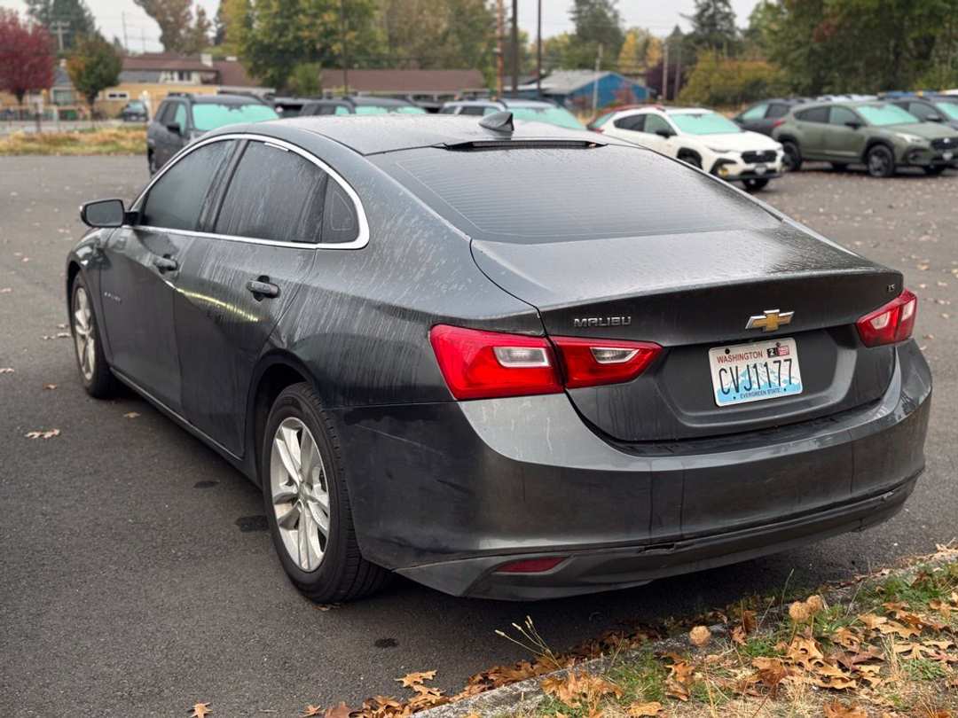 2018 Chevrolet Malibu LT - Image 2