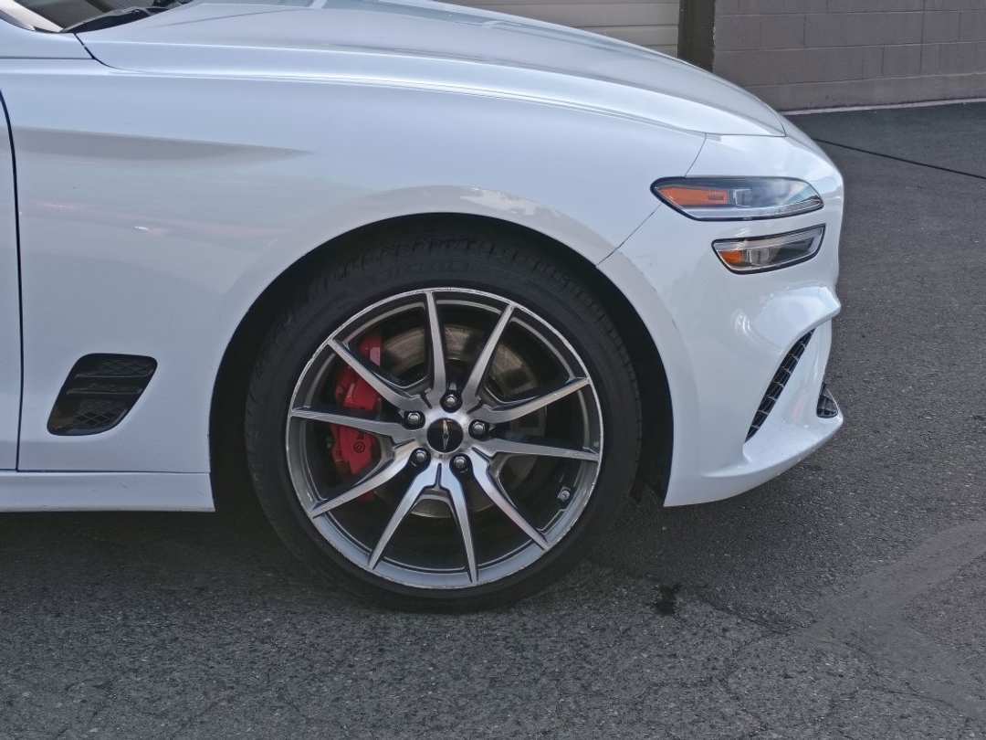 2025 Genesis G70 2.5T - Image 2
