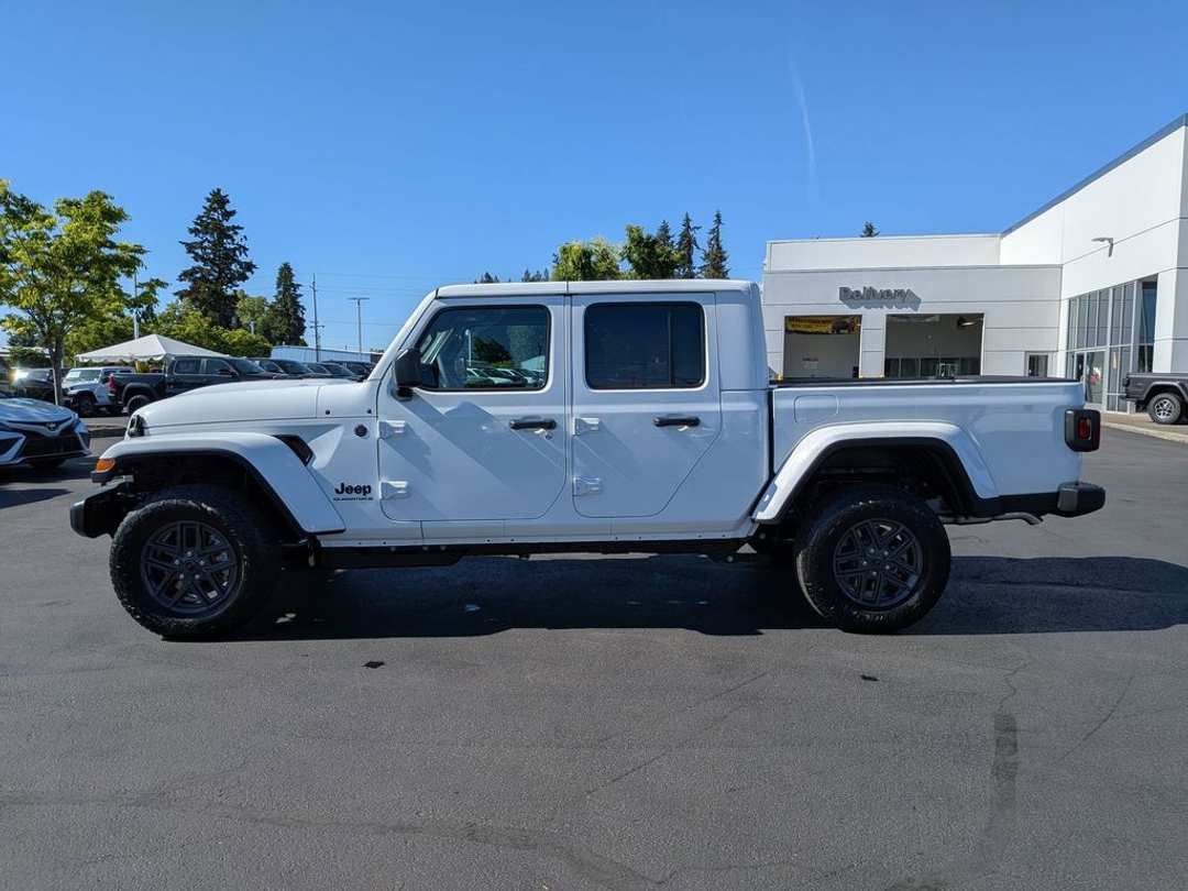 2026 Jeep Gladiator Sport S - Image 3