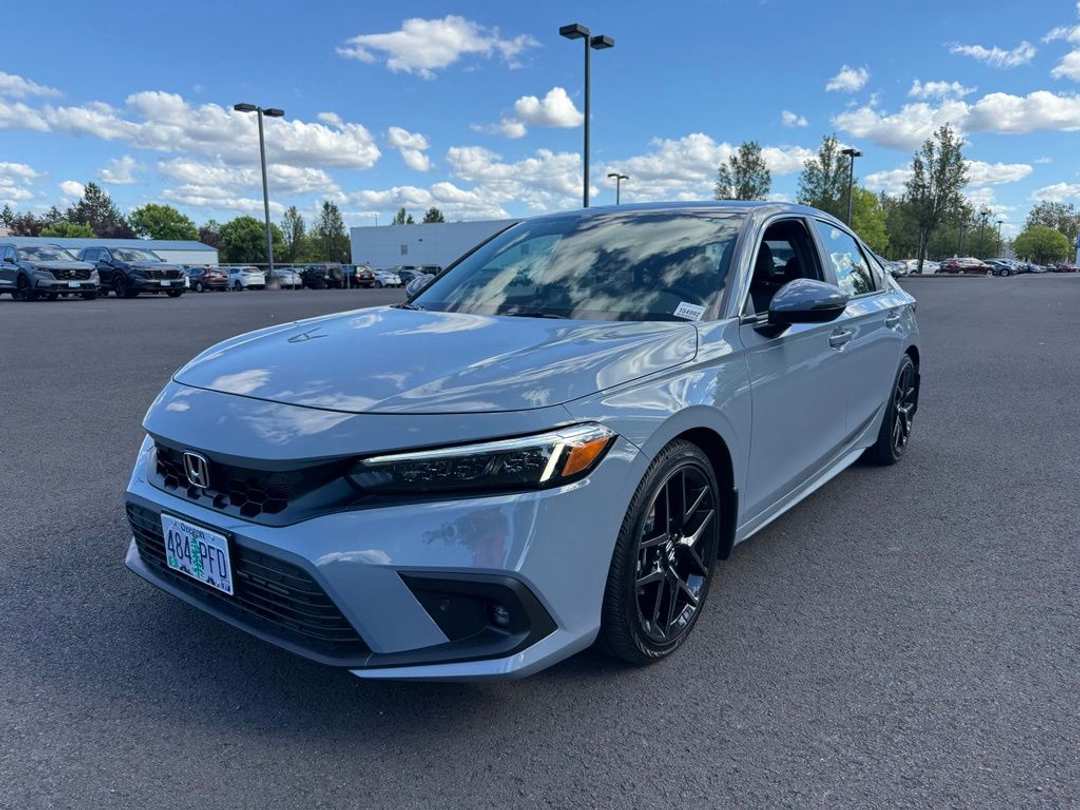 2023 Honda Civic Sport Touring - Image 2