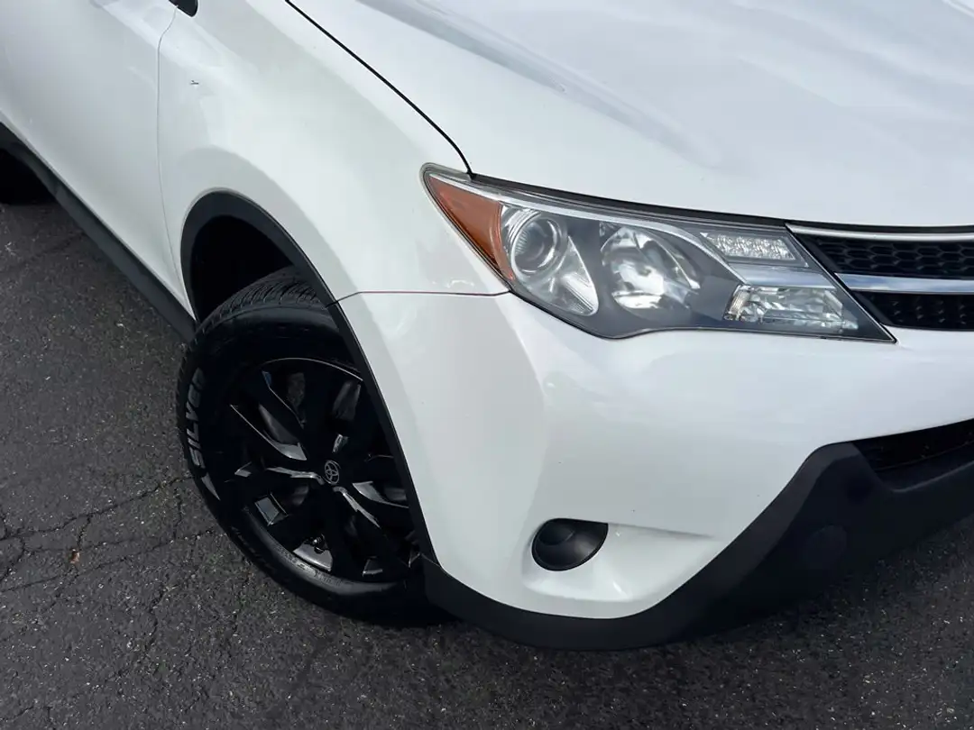 2015 Toyota Rav4 LE - Image 2