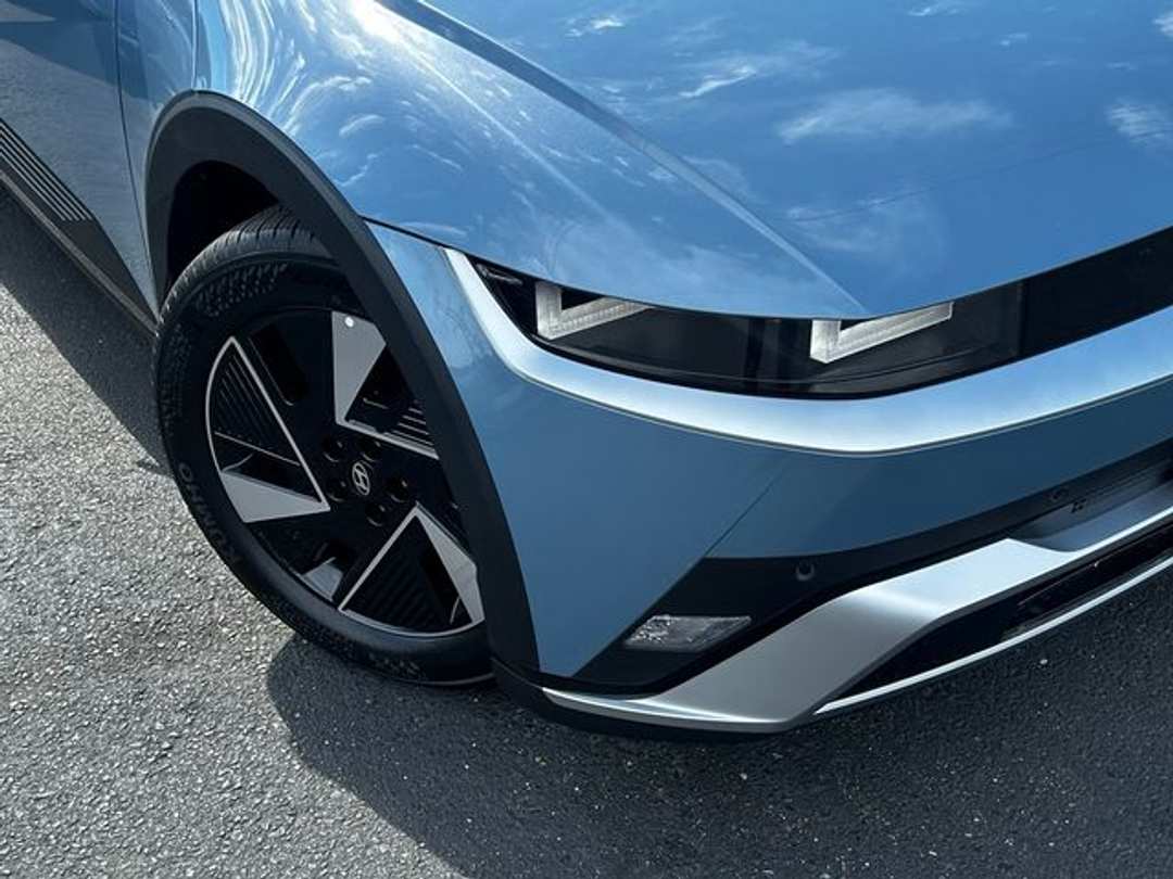 2026 Hyundai Ioniq 5 SE - Image 2