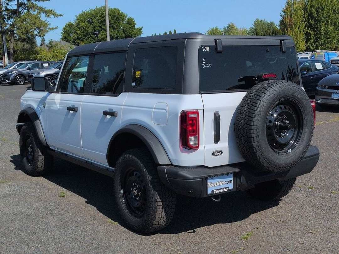 2026 Ford Bronco Big Bend - Image 3