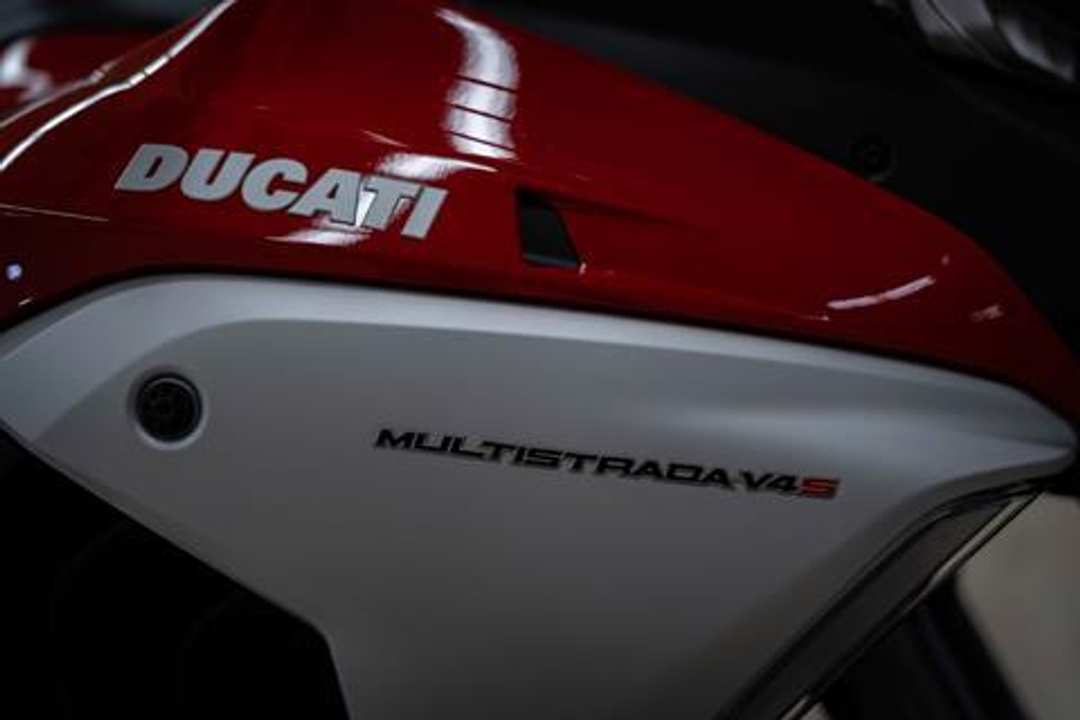 2024 Ducati Mts V4S Sw - Image 3